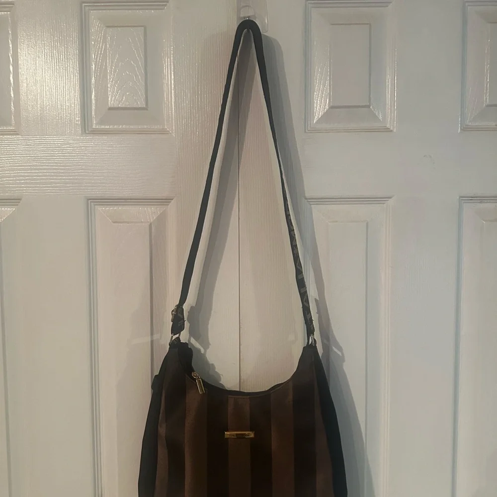 Beautiful Shoulder Bag - Picture 3 of 4